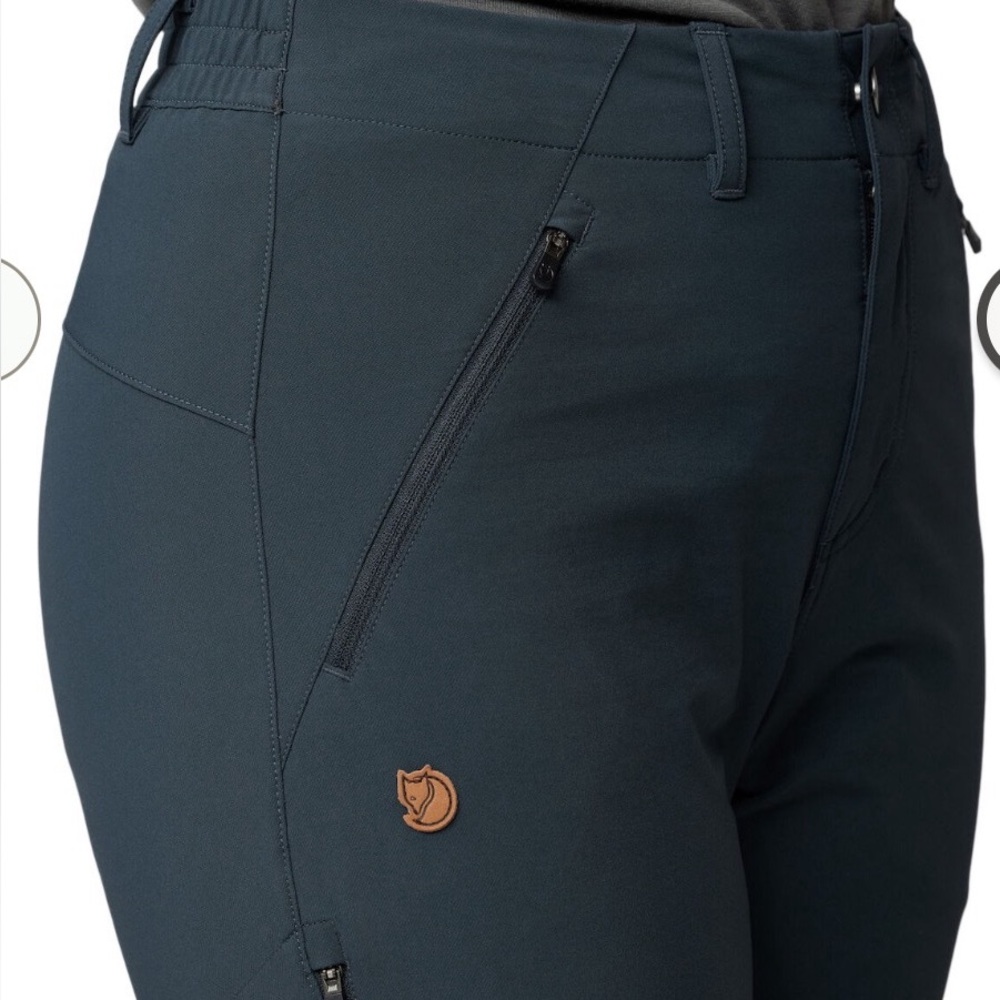 Fjallraven Abisko Winter Stretch Pants in Dark Navy US 6 - Picture 2 of 9